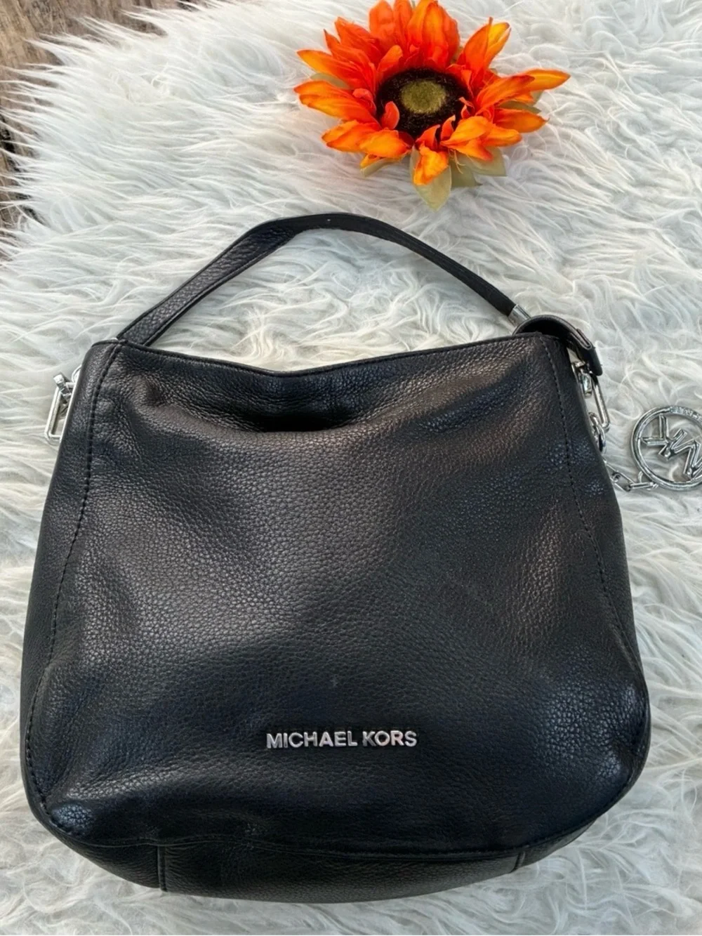 🌺Michael Kors Black Pebbled Leather Shoulder Hobo🌺